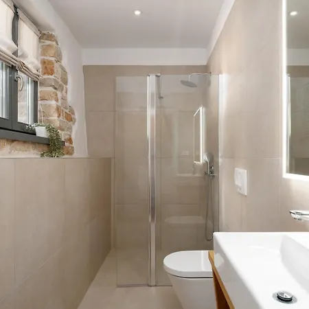Mit Pool Fuer 8 Personen, Grossem Garten, Unweit Von Porec, Ideal Fuer Groessere Familien Mit Kindern, Holiday home