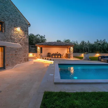 Mit Pool Fuer 8 Personen, Grossem Garten, Unweit Von Porec, Ideal Fuer Groessere Familien Mit Kindern, * Orbanici